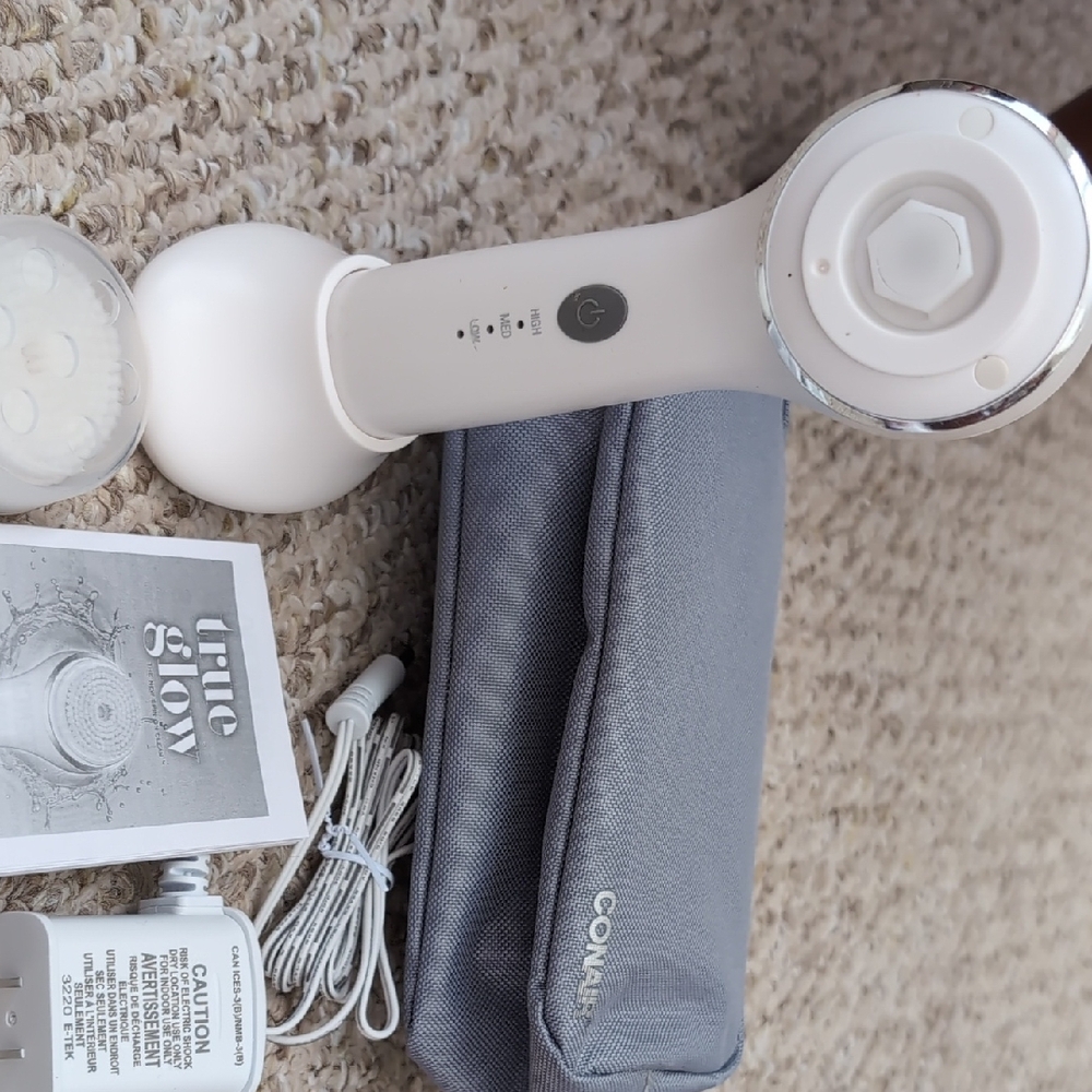 Conair Facial Cleansing Brush Rechargeable With New Brush And Bag